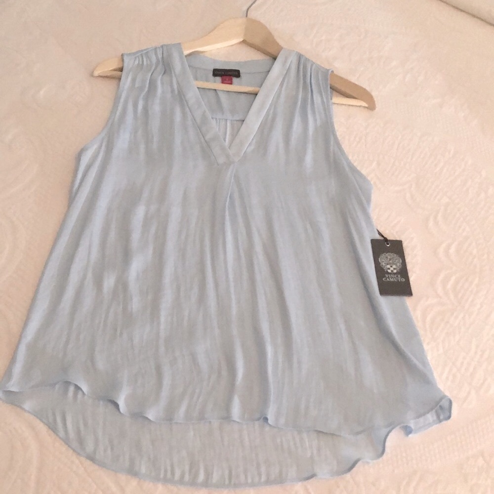 VINCE CAMUTO. Sleeveless blouse light blue.
